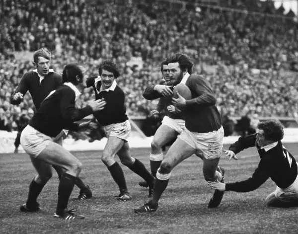 Ray Gravell powers to the line to score against Scotland - 1978 Five Nations