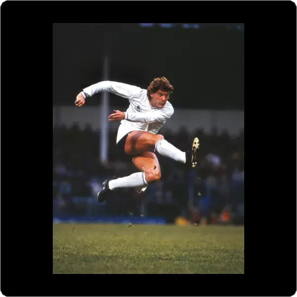 Glenn Hoddle shoots in the 1983 UEFA Cup