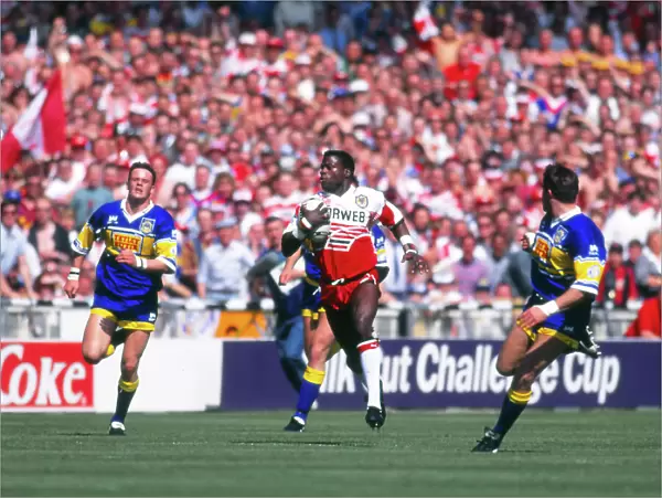 Martin Offiah on the way to scoring his famous try in the 1994 Challenge Cup Final