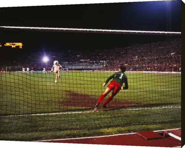 Graziani misses a penalty in the 1984 European Cup Final