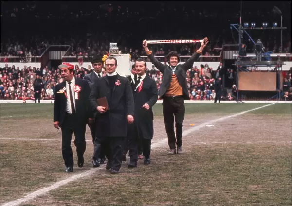 Sunderland carry their Leeds died 1973 coffin to the Roker Park centre-circle
