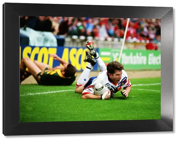 Jonathan Davies touches down for a brilliant try