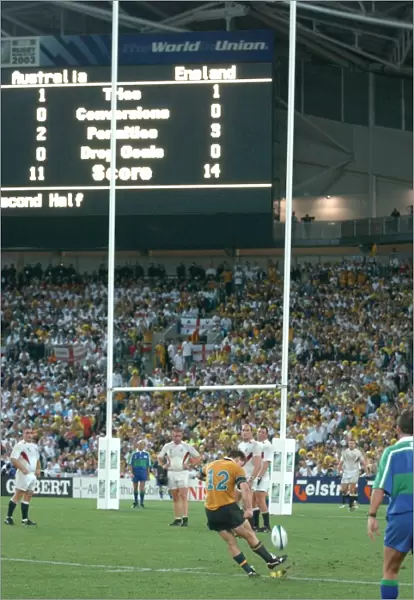 Elton Flatley kicks a penalty to send the 2003 World Cup Final into extra-time