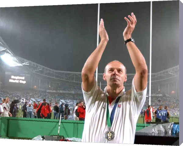 Clive Woodward applauds the crowd after the 2003 rugby World Cup final