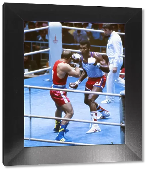Cubas Teofilo Stevenson on the way to winning gold at the 1980 Olympics