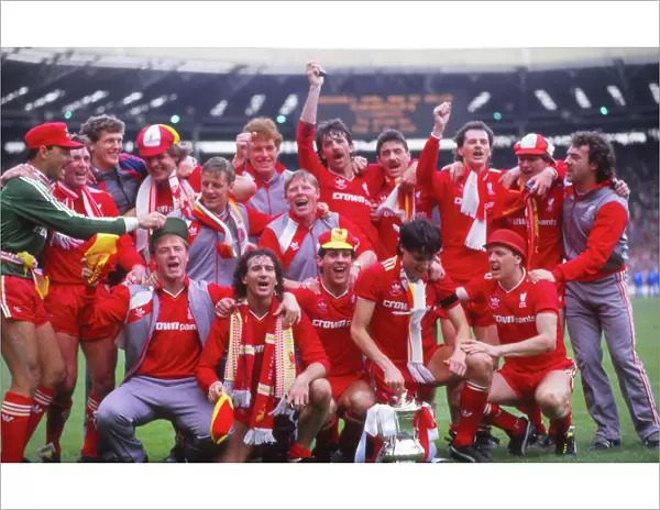 Liverpools 1986 FA Cup winning team celebrate