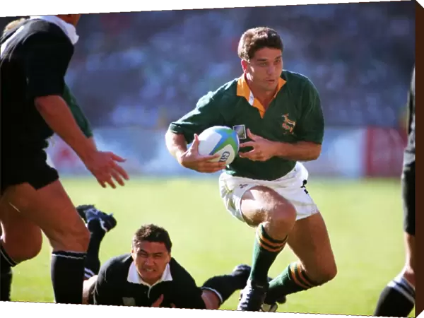 South Africas Joost van der Westhuizen makes a break during the 1995 Rugby World Cup Final