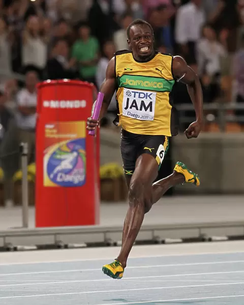 Usain Bolt anchors Jamaica to World Championship relay gold & a new WR