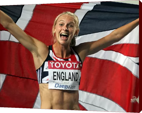 Hannah England celebrates winning the 1500m World silver