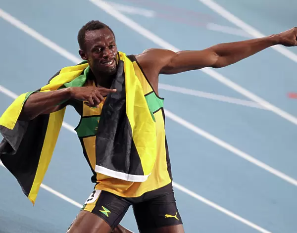Usain Bolt celebrates his 200m gold medal