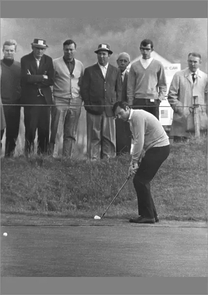 Peter Alliss chips at the 1969 Ryder Cup