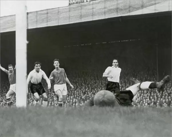 Bobby Charlton scores his first ever Manchester United goal