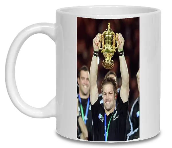 Richie McCaw lifts the Rugby World Cup