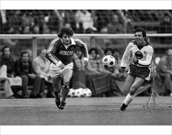 Kevin Keegan races after the ball for Hamburg in 1978