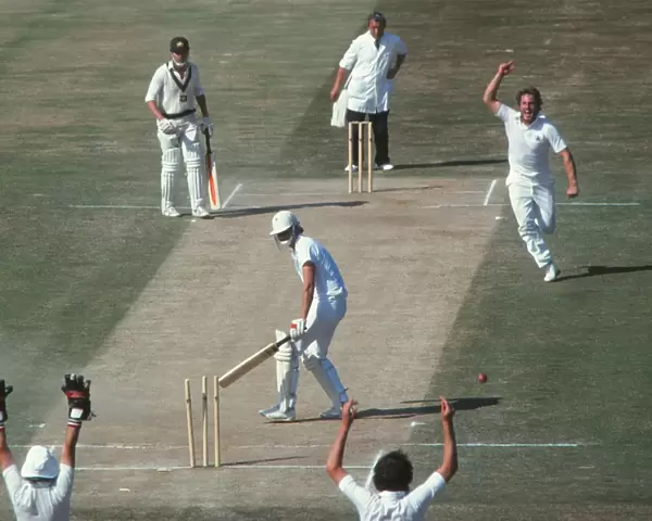 Ian Botham bowls Terry Alderman to win the 4th Test of the 1981 Ashes