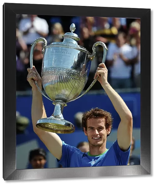 Andy Murray wins the 2011 Queens Club Championships