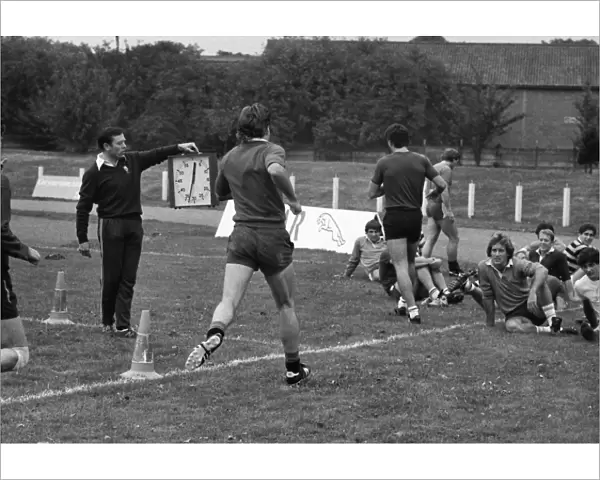 RFU Technical director Don Rutherford helps with England training in 1984