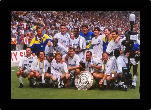 Leeds United win the Charity Shield in 1992