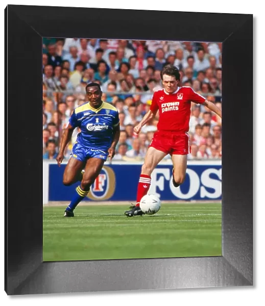 Ray Houghton & Laurie Cunningham - 1988 FA Cup Final