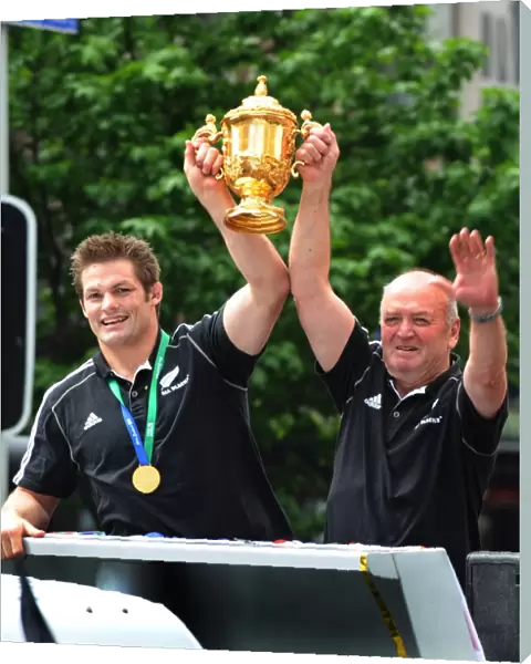 Graham Henry and Richie McCaw on the All Blacks Victory Parade