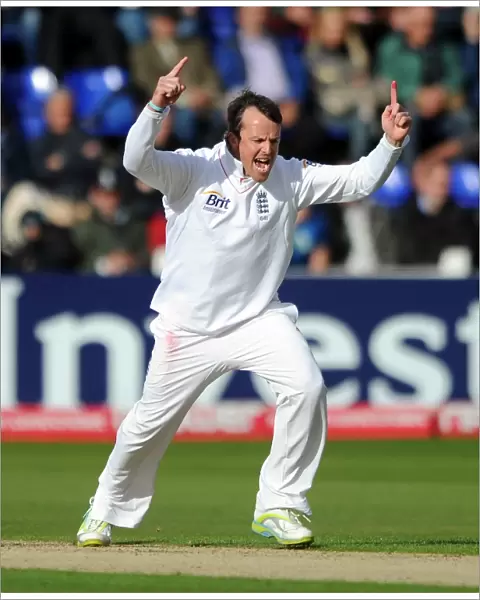Greame Swann celebrates taking a wicket against Sri Lanka