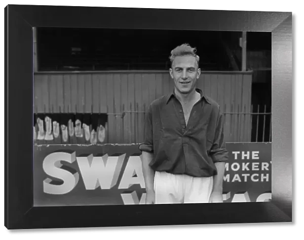 Billy Wright in 1949  /  50