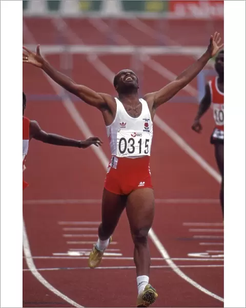 Kriss Akabusi wins gold at the 1990 Commonwealth Games