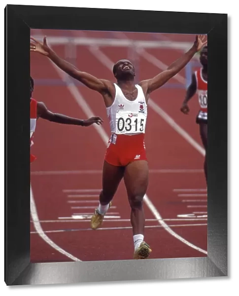 Kriss Akabusi wins gold at the 1990 Commonwealth Games