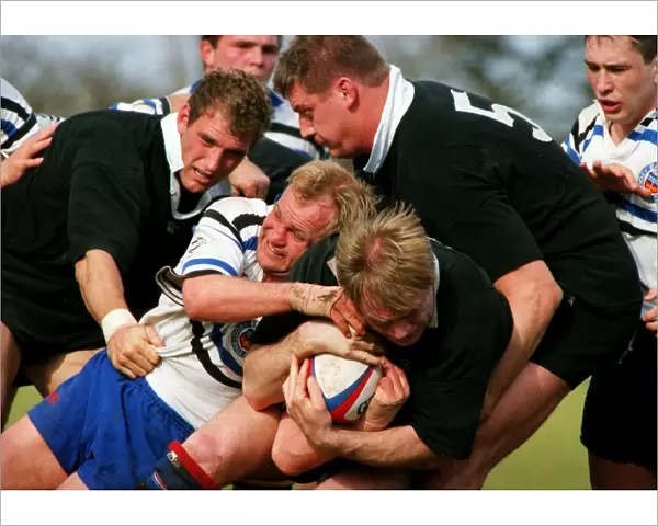 Andy Robinson and Lawrence Dallaglio compete for the ball in the 1994  /  5 Courage League