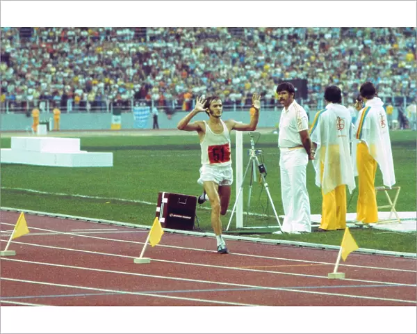 Waldemar Cierpinski wins the marathon at the 1976 Montreal Olympics