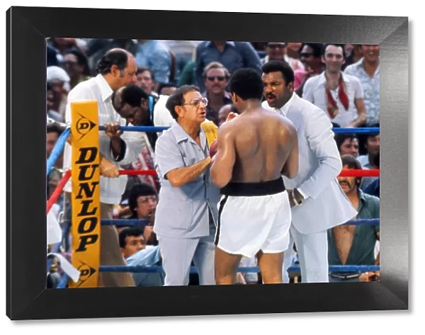 Muhammad Ali receives some last words of advice from his corner before taking on Joe Bugner in 1975