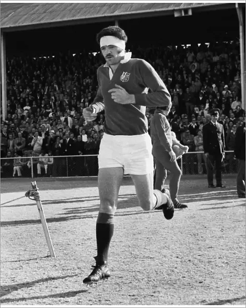 Mervyn Davies runs out for the British Lions against Northern Transvaal in 1974