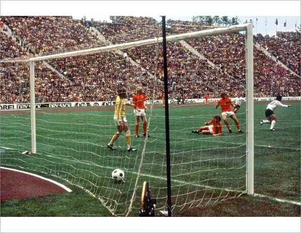 Gerd Muller scores the winning goal for West Germany in the 1974 World Cup Final