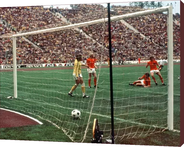 Gerd Muller scores the winning goal for West Germany in the 1974 World Cup Final