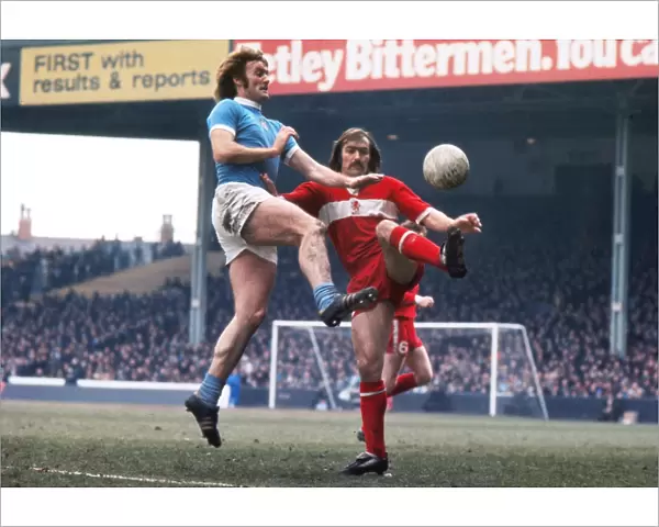 Terry Cooper and Rodney Marsh clash in 1974  /  5