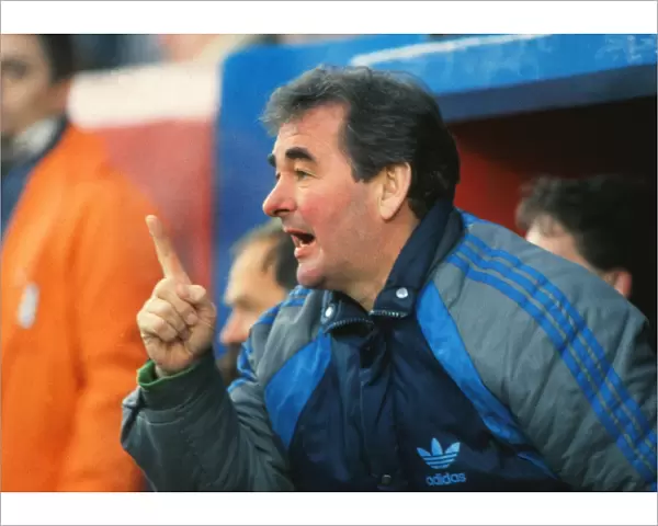 Brian Clough shouts from the dugout during the 1986  /  7 FA Cup