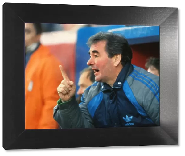 Brian Clough shouts from the dugout during the 1986  /  7 FA Cup