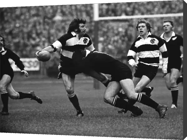 Tom David passes the ball for the Barbarians in the build-up to Gareth Edwards famous try against the All Blacks in 1973