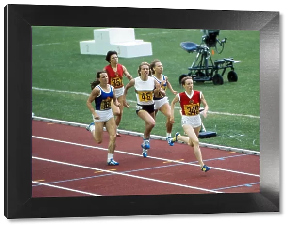Tatyana Kazankina wins 800m gold at the 1976 Montreal Olympics