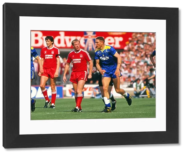 Wimbledons Vinnie Jones and Liverpools Steve McMahon during the 1988 FA Cup Final