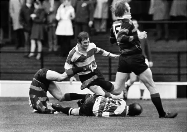 Roy Morris scores for Gloucester in the 1972 RFU Club Knock-Out Final