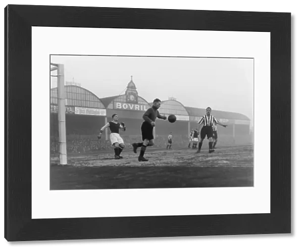 Sunderland goalkeeper Jimmy Thorpe at Villa Park in 1932
