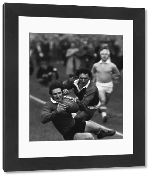 John Bevan scores against France for Wales - 1972 Five Nations