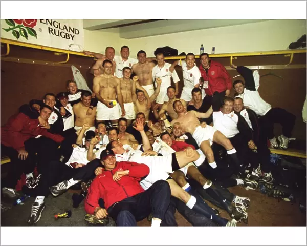 England celebrate after victory in the 2nd Test against South Africa in 2000
