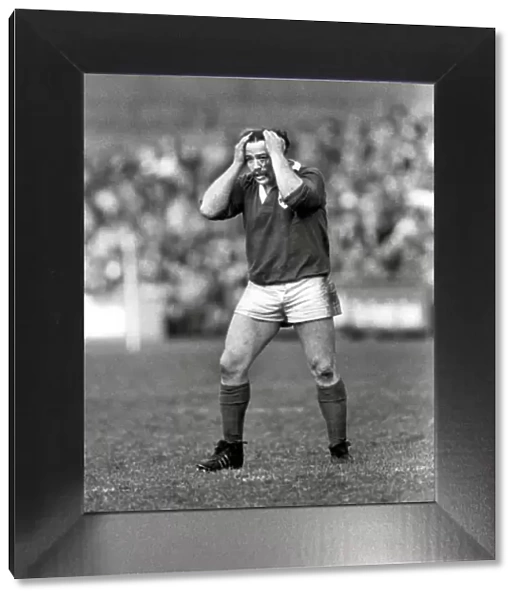 Phil Orr holds his head in his hands as Ireland narrowly lose to Scotland - 1986 Five Nations