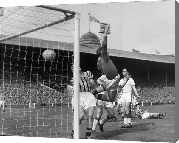 Manchester Uniteds Tommy Taylor scores in the 1957 FA Cup Final