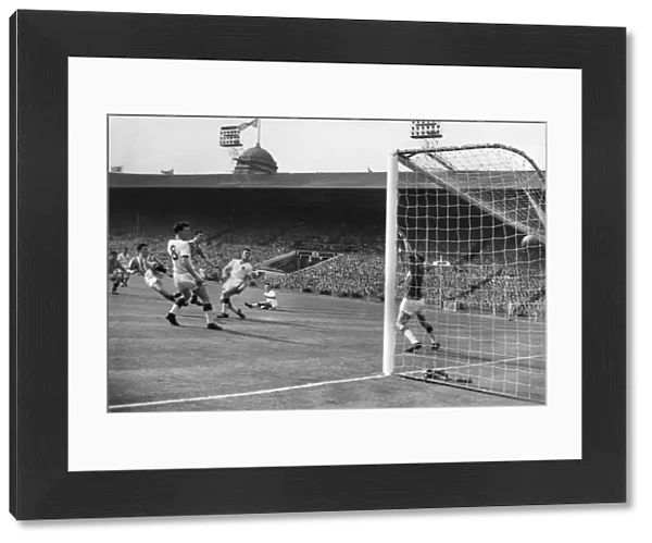 Aston Villas Peter McParland scores his second goal in the 1957 FA Cup Final