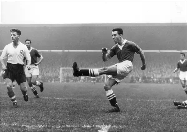 Jimmy Greaves shoots for Chelsea in 1957