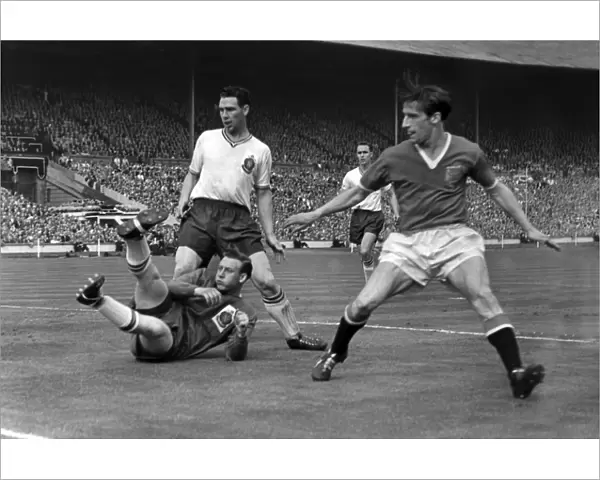 Dennis Viollet and Eddie Hopkinson - 1958 FA Cup Final
