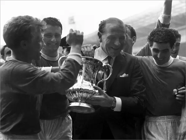 Matt Busby and his Manchester United players with the FA Cup in 1963